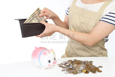 女人,1万日元,钱包,家庭妇女,性别刻板印象,冲绳县,家务,存钱罐