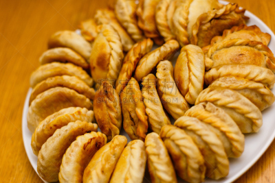 肉馅卷饼,阿根廷,肉馅饼,咖喱,格子烤肉,水平画幅,无人,开胃品,传统,烘焙糕点