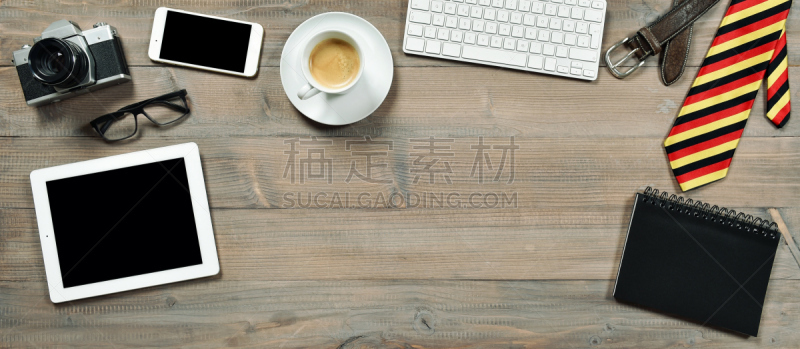 男人,个人随身用品,桌上玩具,饮料,新创企业,按键,技术,字体,计算机,家庭工作间