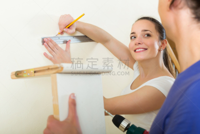 家庭,家庭生活,计算尺,家庭妇女,水平画幅,架子,家务,建筑业,青年人,商业金融和工业