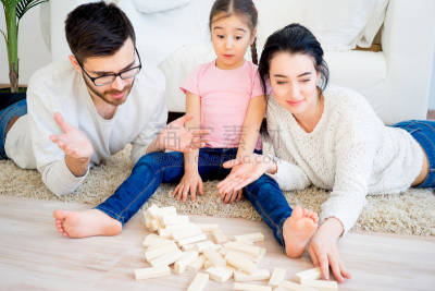 进行中,家庭,积木游戏,块去除游戏,美,水平画幅,父母,美人,白人,居住区