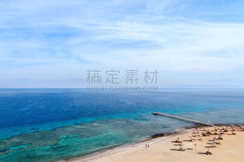 亚喀巴湾,礁石,风景,顶部,塔巴,海滩遮阳伞,水,天空,水平画幅,高视角