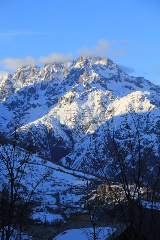 上阿尔卑斯省,法国,梵高,垂直画幅,休闲活动,雪,滑雪坡,普罗旺斯,山脊,滑雪痕