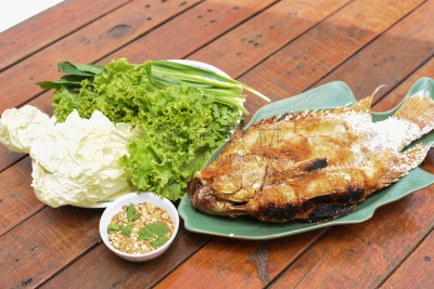格子烤肉,鱼肉,食盐,水平画幅,无人,膳食,海产,罗非鱼,肉,热