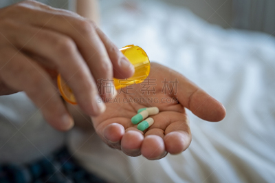 手,男人,替代疗法,辅导讲座,营养品,仅男人,仅成年人,容器,瓶子