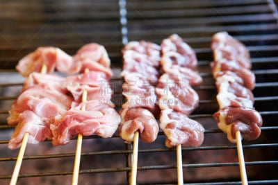 日式烧鸡,格子烤肉,煎鸡肉,串肉签,水平画幅,无人,肉,肉制品,韩国,日本食品