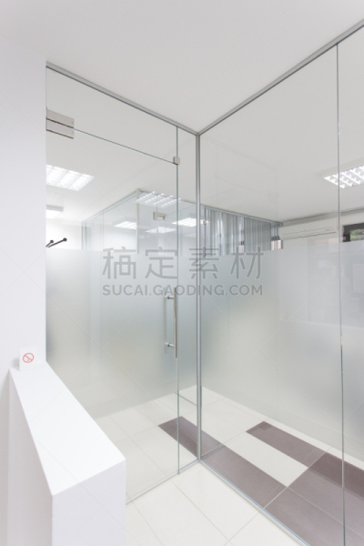 办公室,极简构图,门口,磨砂玻璃,格子间,开放式设计,玻璃,垂直画幅,留白,墙