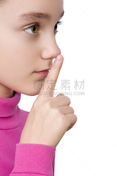 手放在嘴唇上,女孩,食指,垂直画幅,青少年,留白,人的嘴,仅成年人,明亮,长发