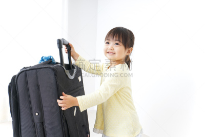 儿童,手提箱,行李车,休闲活动,家庭生活,旅行者,日本人,白色,女婴,节日