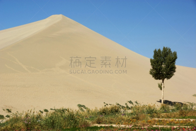 敦煌,沙丘,甘肃省,沙漠绿洲,天空,水平画幅,山,沙子,无人