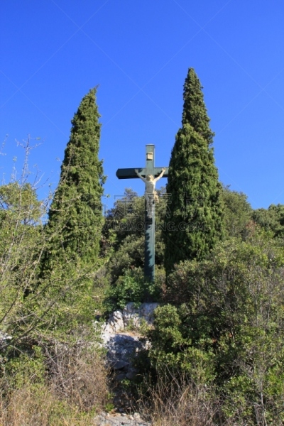 马赛圣母院,街道,十字形,悲哀之路,耶稣受难像,塞文山区,埃罗,受难记,松树,夏天