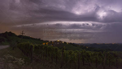 色彩鲜艳,怪物,天空,暴风雨,气候,夜晚,夏天,气候与心情,电源,雨