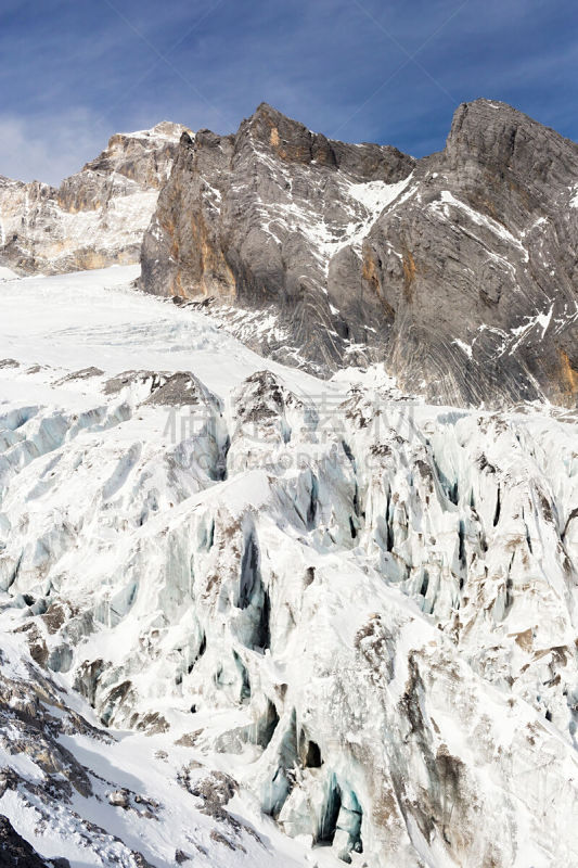 玉龙雪山,垂直画幅,旅游目的地,地形,丽江,山,无人,户外,云南省,摄影