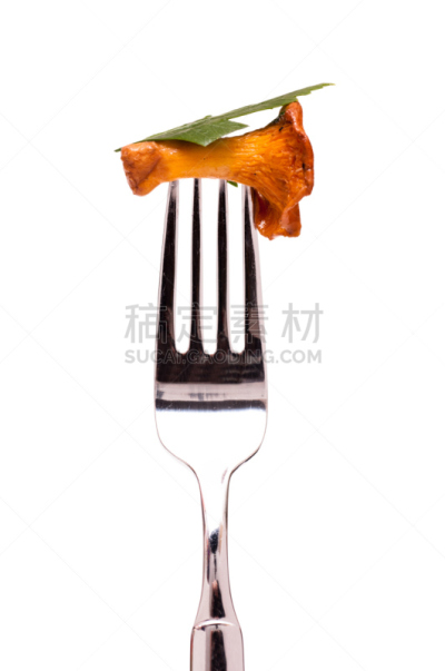 鸡油菌,垂直画幅,无人,蘑菇,膳食,白色背景,背景分离,白色,欧芹,神奇蘑菇