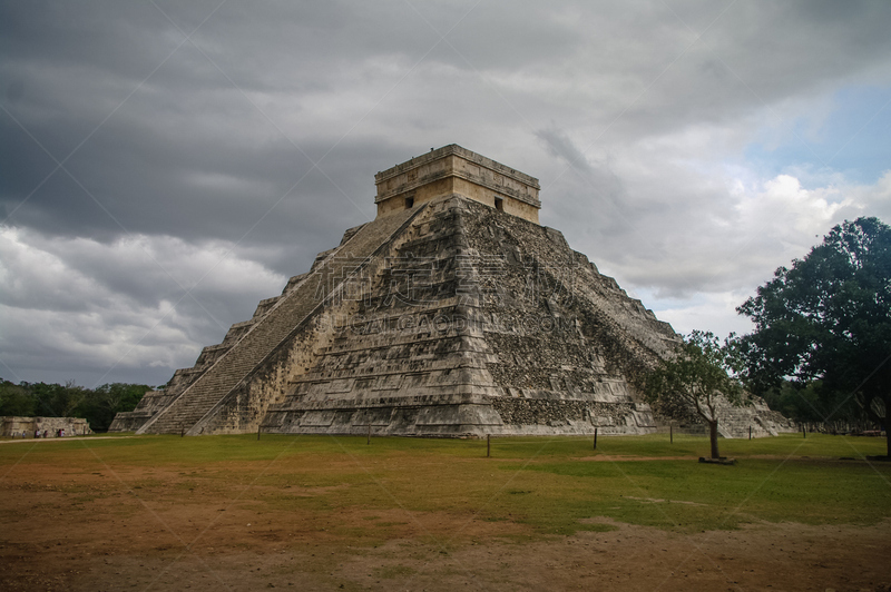 Maya Pyramid, Chichen-Itza , Mexico