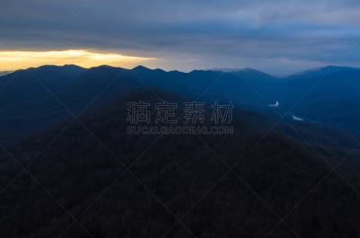 坎伯兰县,夏天,尖峰,山口,坎波兰县高原,蓝色山脊山脉,阿巴拉契亚山脉,天空,国家公园,水平画幅