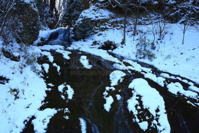 水磨,冬天,寒冷,旅途,小屋,雪,河流,石头,瀑布,水车