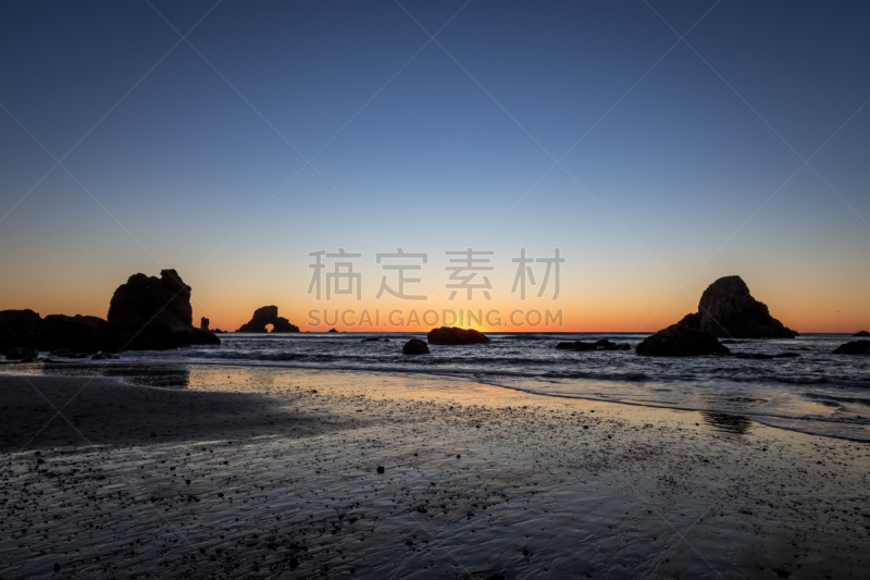 俄勒冈州,岩石,海岸地形,石兰科常绿灌木,额库拉州立公园,蒂拉穆克,阿斯托里亚,卡农海滩,奥勒冈海滨,波特兰