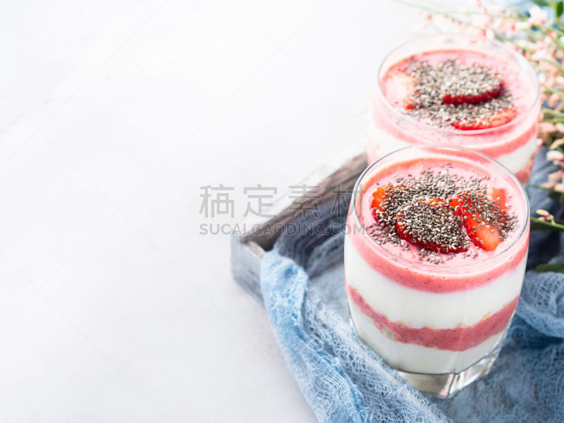 草莓,酸奶,燕麦片,水果冻糕,纺织品,奶油,早晨,草莓冰淇淋,草莓奶昔,甜点心