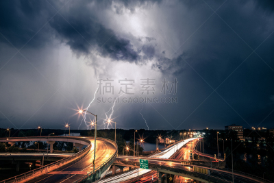 哈特福德,康涅狄格,暴风雨,室内过夜,康涅狄格河,叉状闪电,光轨,主干路,水平画幅,高视角
