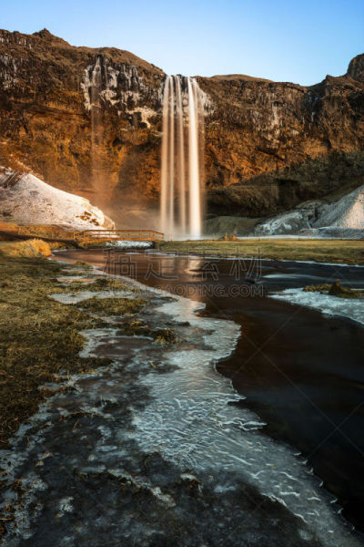 seljalandsfoss waterfall,垂直画幅,水,天空,瀑布,无人,曙暮光,户外,草,斯堪的纳维亚半岛