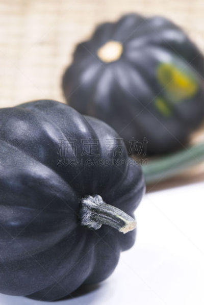 南瓜属,白色背景,橡树果,冬天,acorn squash,垂直画幅,选择对焦,无人,南瓜,生食