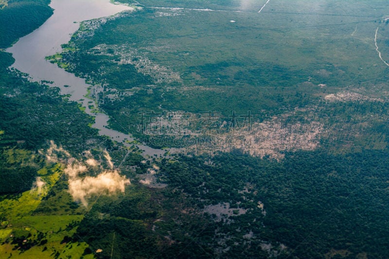 Ribeirão Mutum, Santo Antônio do Leverger, Mato Grosso, MT, Brazil - à 6.500 pés em voo rumo a Cuiabá, Mato Grosso, MT, Brasil.