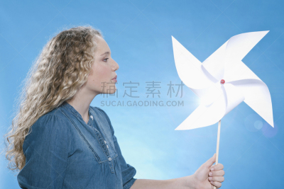 可爱的,拿着,少女,纸风车,金色头发,美,青少年,青春期,水平画幅,美人