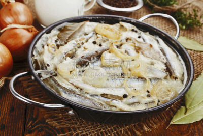 焖菜,毛鳞鱼,牛奶,餐具,煮食,水平画幅,海产,饮料,开胃酱,商业厨房