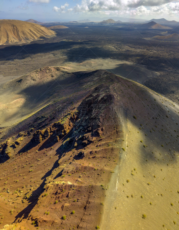 timanfaya national park,火山,加那利群岛,全景,兰萨罗特岛,航拍视角,西班牙,火山喷口,环境,云