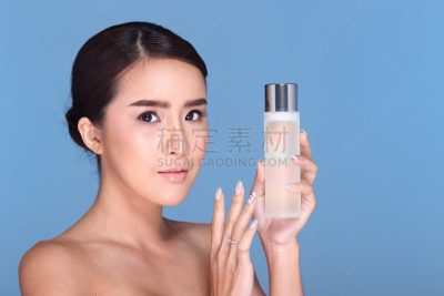 青年人,白色,女性,拿着,圆形,瓶子,面无表情,广口瓶,美容,微笑