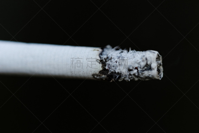 香烟,吸烟问题,留白,水平画幅,形状,风险,恶性贫血,烟,特写,黑色背景