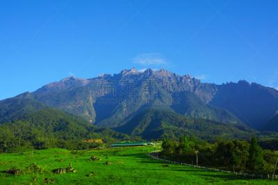 京那峇鲁山,蓝色,天空,水平画幅,无人,婆罗洲岛,哥打基纳巴卢,沙巴州,早晨,热带雨林