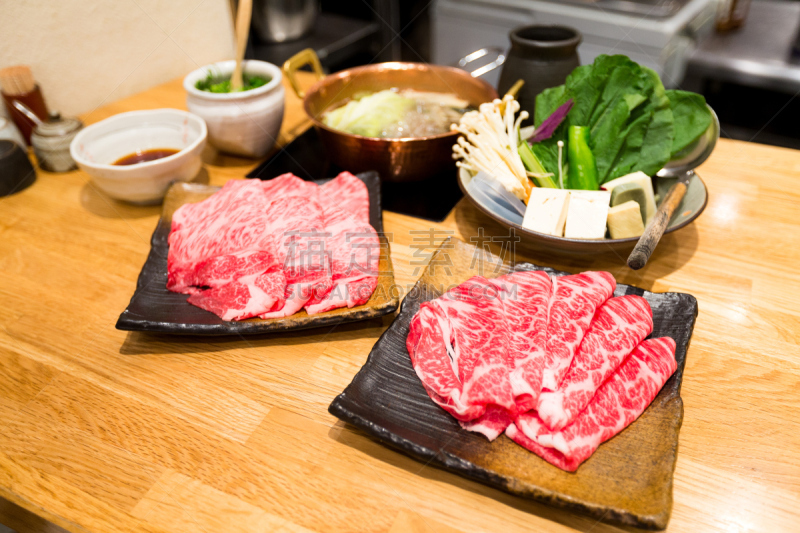 涮涮锅,金针菇,日式炖菜,豆腐,餐桌,餐具,饮食,圆形,水平画幅,无人