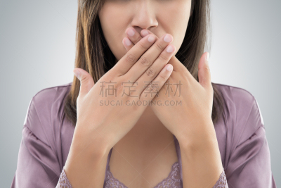 口臭,弗拉科染色法,不耐烦的,粗心的,手放在嘴唇上,停止手势,女睡衣,停止标志,安静,害羞