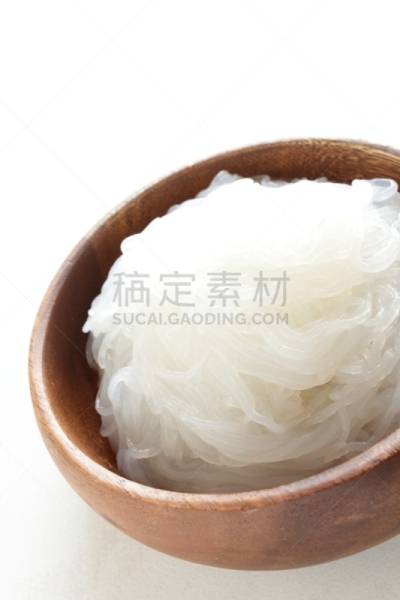 蒟蒻,面条,特写,垂直画幅,留白,高视角,无人,白色背景,室内,静物