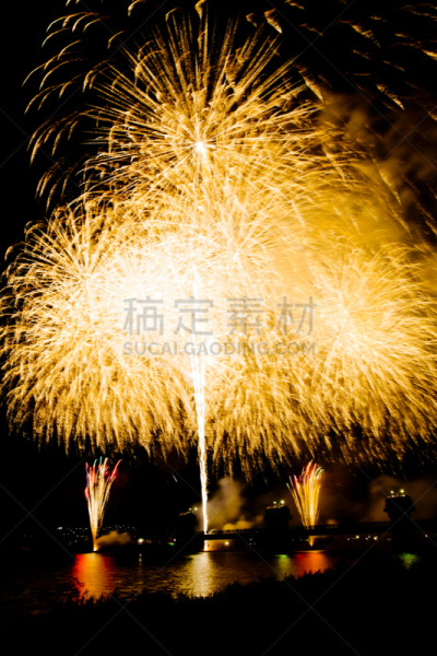 焰火,七夕节,盂兰盆节,河岸,放焰火,垂直画幅,天空,美,夜晚,无人
