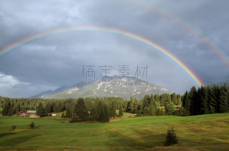 巴伐利亚阿尔卑斯山区,在上面,对称,卡尔文德尔山脉,草地,水平画幅,无人,巨大的,夏天,户外