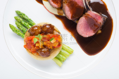 西红柿,切片食物,特写,支架,芦笋,股票行情,聚光灯,格子烤肉,留白,杏