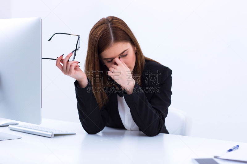 疲劳的,女商人,人的眼睛,悲痛,水平画幅,白人,眼镜,白领,过度劳累,商业金融和工业
