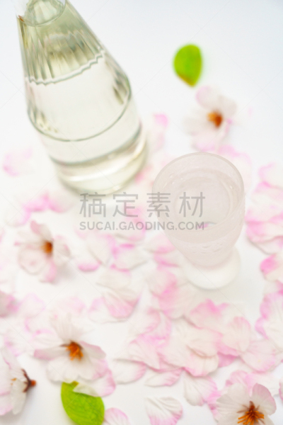 日本青酒,垂直画幅,饮食,清酒杯,寒冷,无人,冷酒,日本,玻璃杯,含酒精饮料