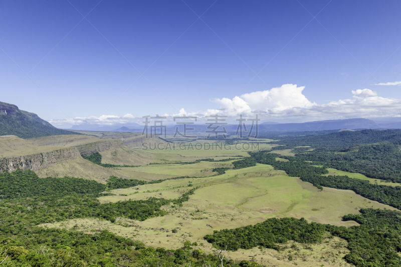 Beautiful view of the Auyantepuy. Canaima Natinal Park, Venezuela- Bolívar State. Auyantepuy is the biggest Tepuy in La Gran Sabana. It is well known because Jimmy Angel Landed on the top of this mountain and discovered the Tallest waterfalls in the world