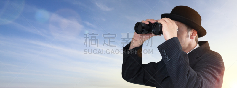 男商人,双筒望远镜,透过其它物体观看,细条纹布料,圆顶硬礼帽,保险代理人,天空,水平画幅,参观者,套装