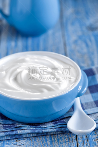 酸奶,斯梅塔那堤岸,软干酪,酸奶油,垂直画幅,奶制品,奶泡,奶油,家庭生活,乡村风格