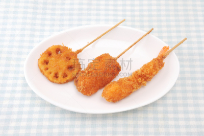 日式肉串,肉,蔬菜,桌子,盘子,海老寿司,日本料理,熟食店,虾,餐具