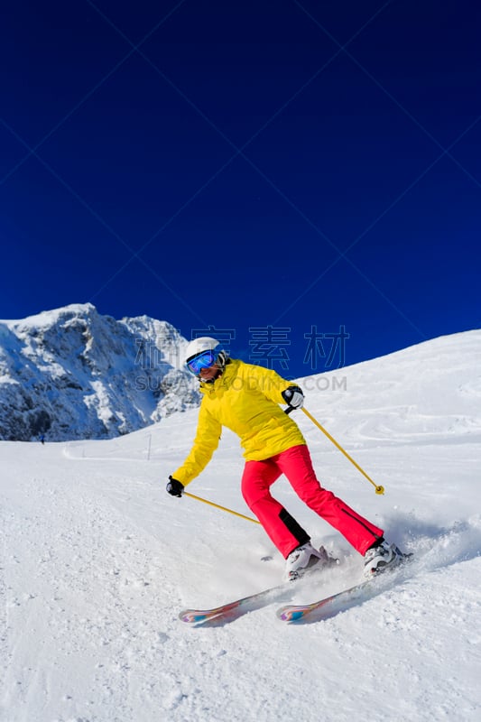 滑雪运动,冬季运动,垂直画幅,天空,雪,滑雪坡,户外,白人,完美,活动