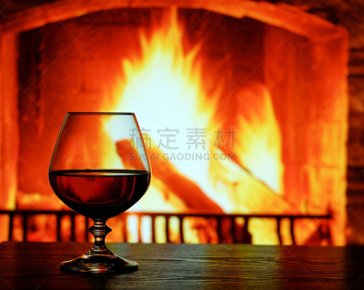 壁炉,白兰地酒杯,饮食,水平画幅,夜晚,无人,散焦,白兰地,斑点,玻璃