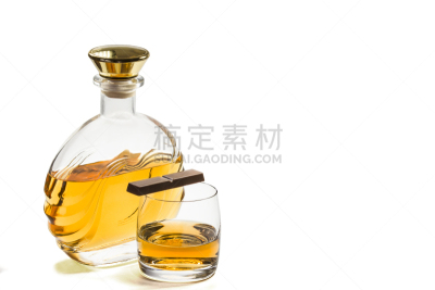玻璃,巧克力,瓶子,威士忌,白色背景,威士忌酒杯,白兰地酒杯,玻璃瓶,科涅克,白兰地