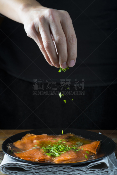 莳萝,橄榄油,渍鲑鱼片,三文鱼,穿衣服,垂直画幅,芳香的,配方,海产,多香果粉