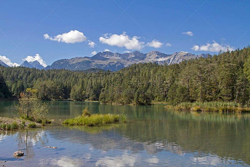 The Weißensee is a mountain lake in the border area of the Lechtal Alps and Mieminger Mountains north below the Fern Pass in Tyrol.